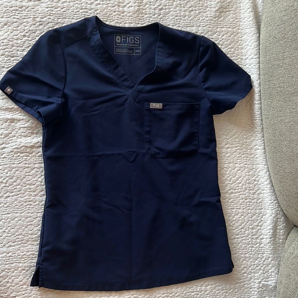 FIGS scrub top